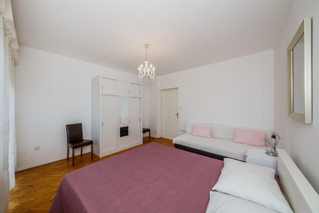 Apartments Mila Kaštela الغرفة الصورة