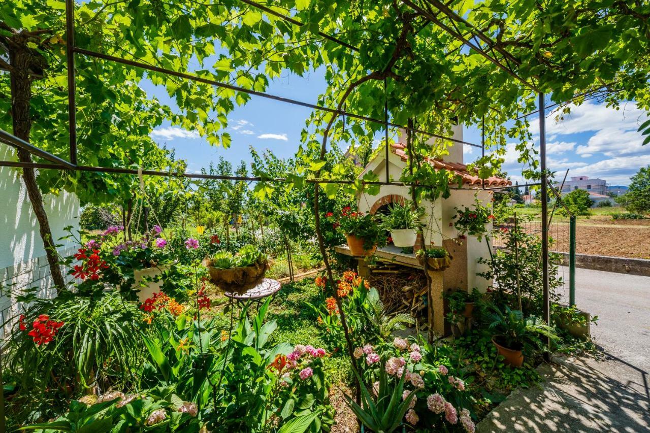 Apartments Mila Kaštela المظهر الخارجي الصورة