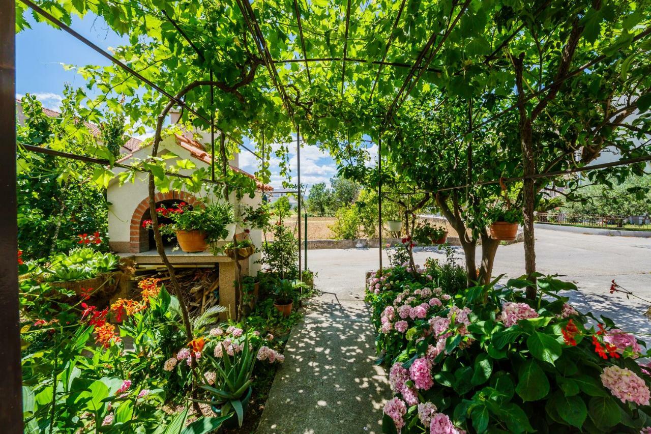 Apartments Mila Kaštela المظهر الخارجي الصورة