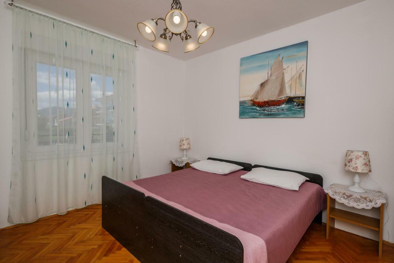 Apartments Mila Kaštela الغرفة الصورة